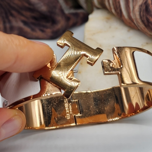 Hermès Designer Bracelet Rose Gold/White Enamel Size 7 - Picture 5 of 16